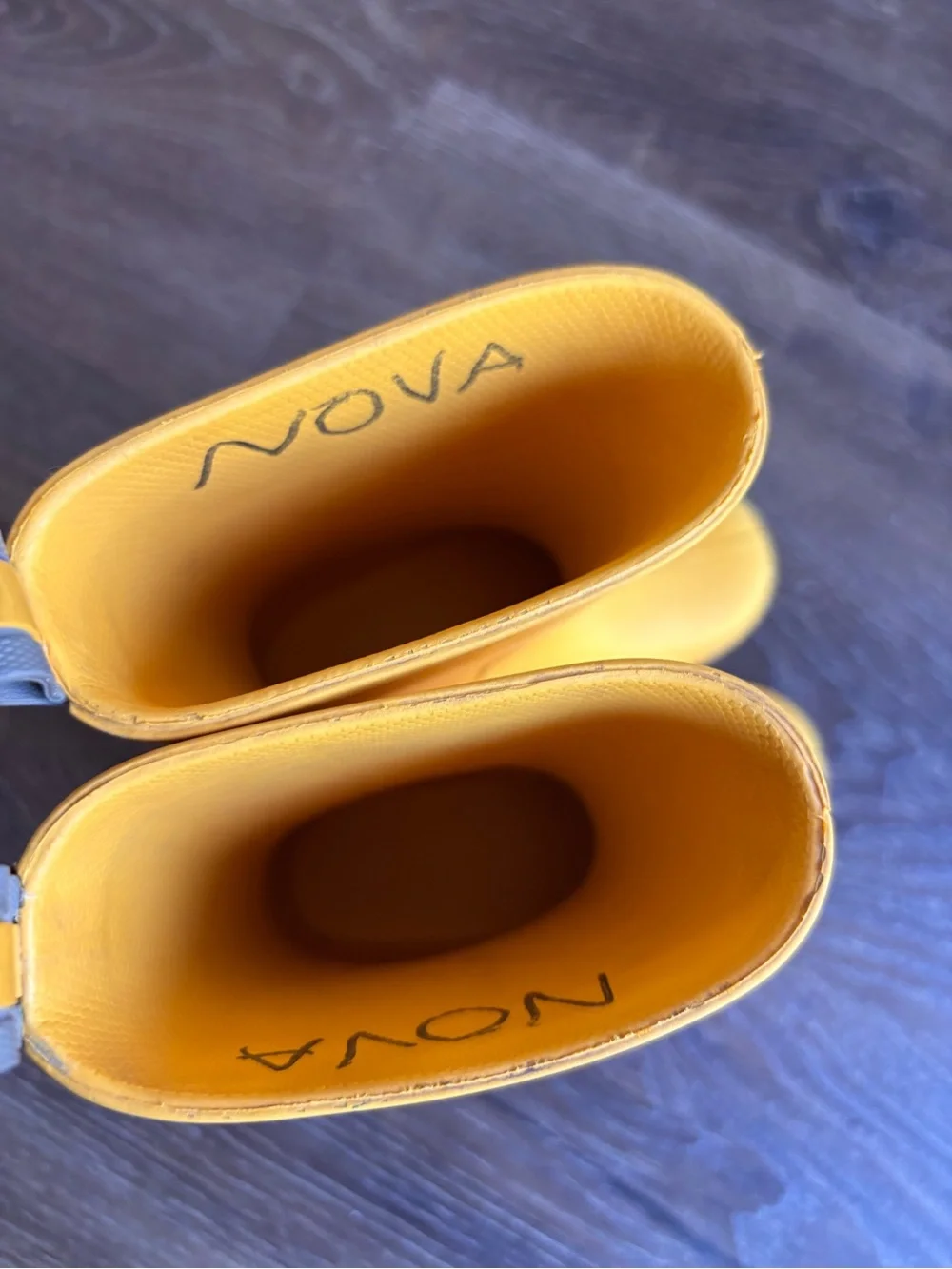 Totes Rainboots
